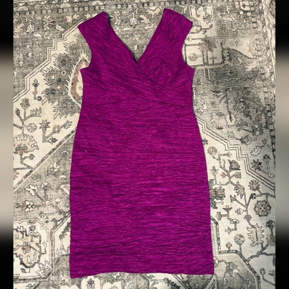 V-Neck Magenta Mini Dress - Picture 2 of 4